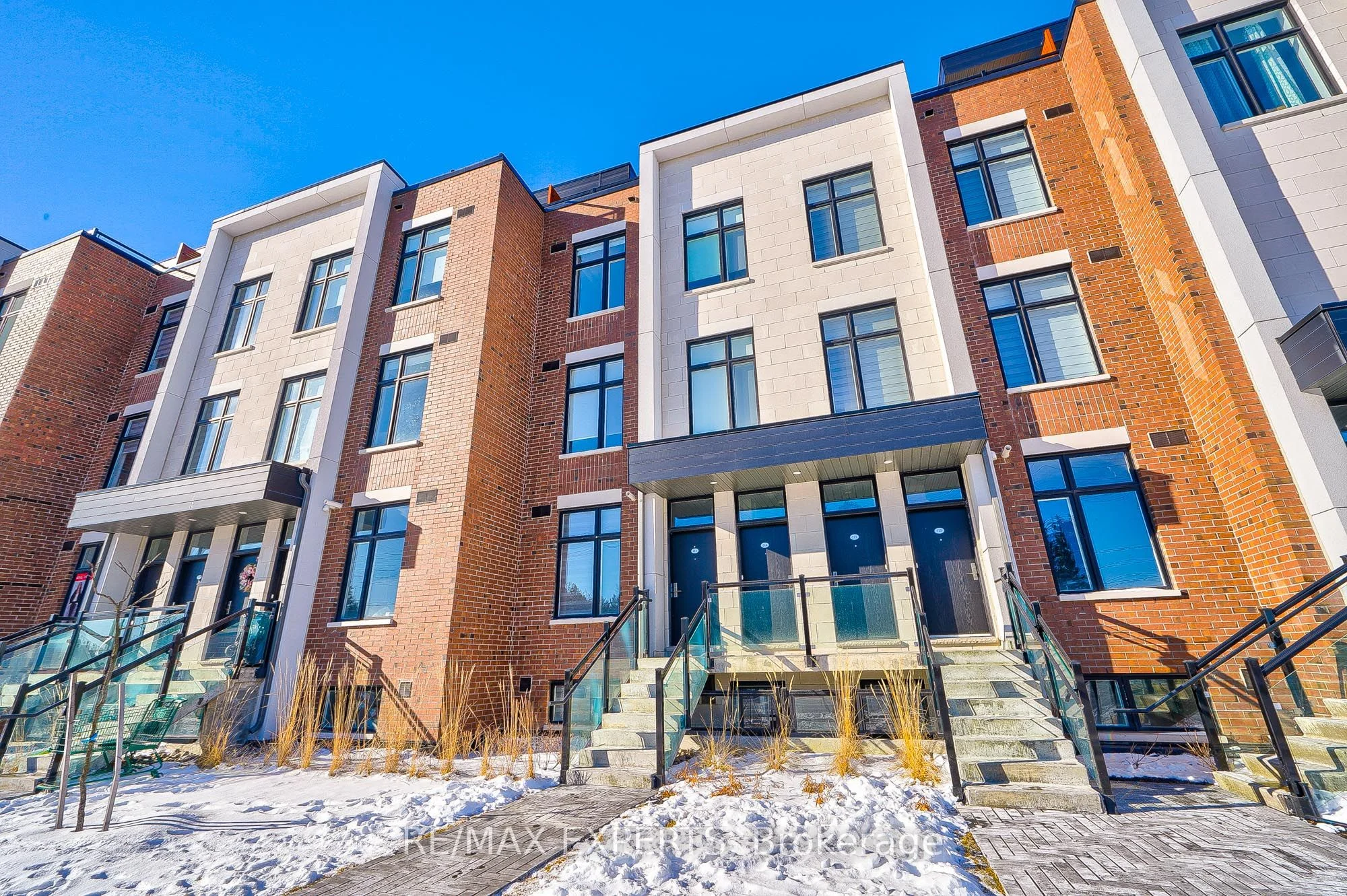 9560 Islington Avenue L114, Vaughan, On L4h 4z5