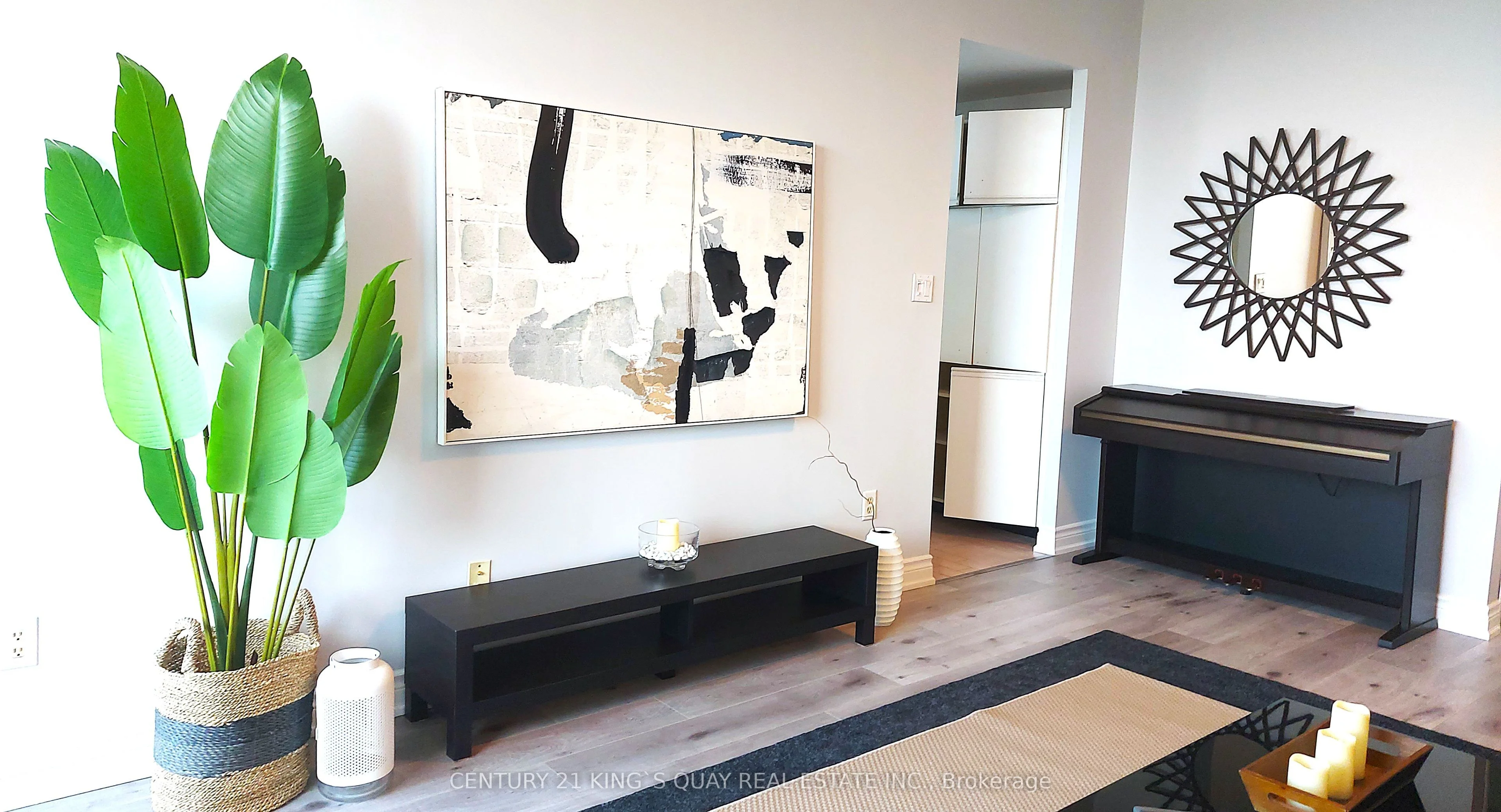 Condo Apartment in Richmond Hill