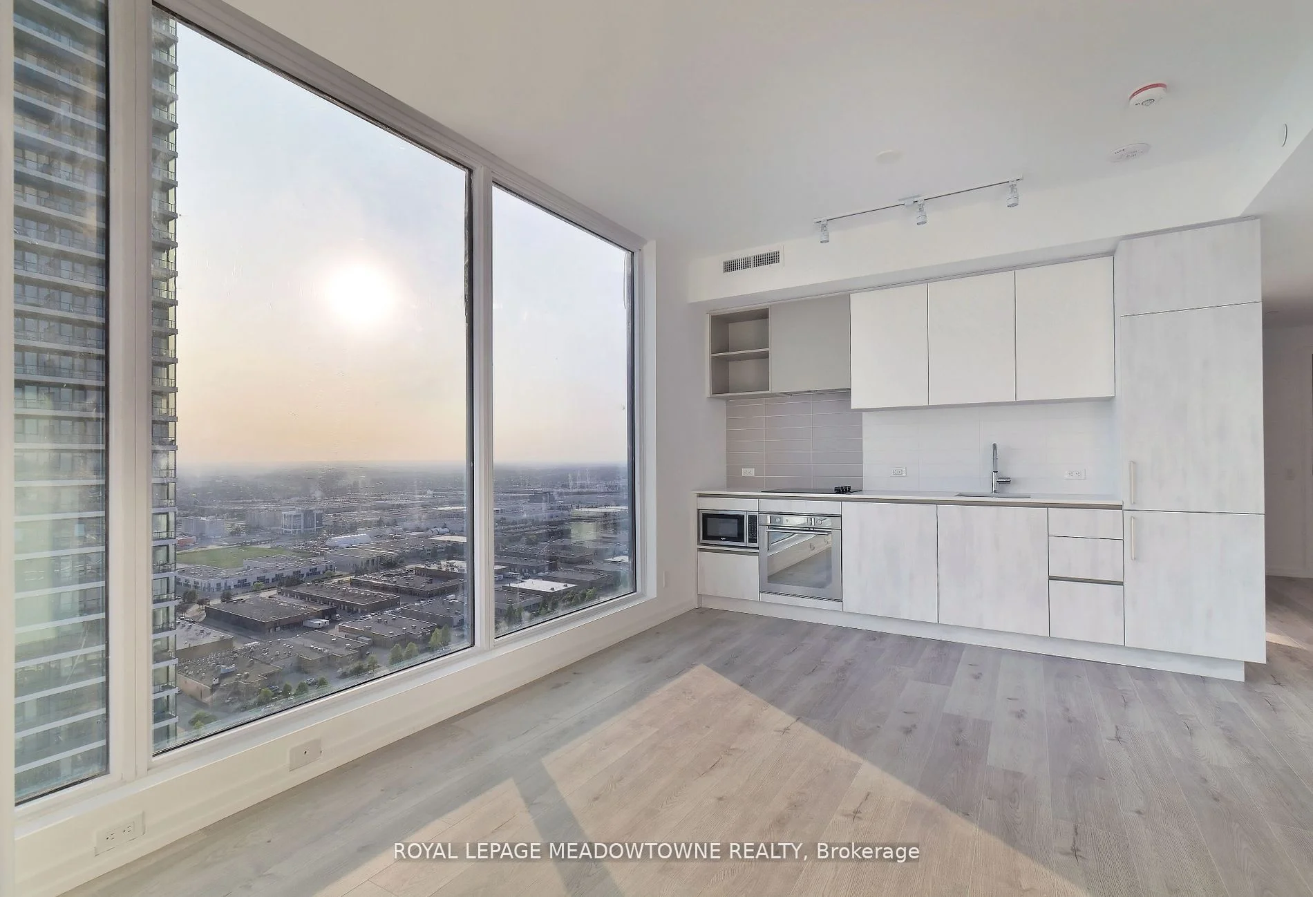 1000 Portage Parkway 3310, Vaughan, ON L4K 0L1