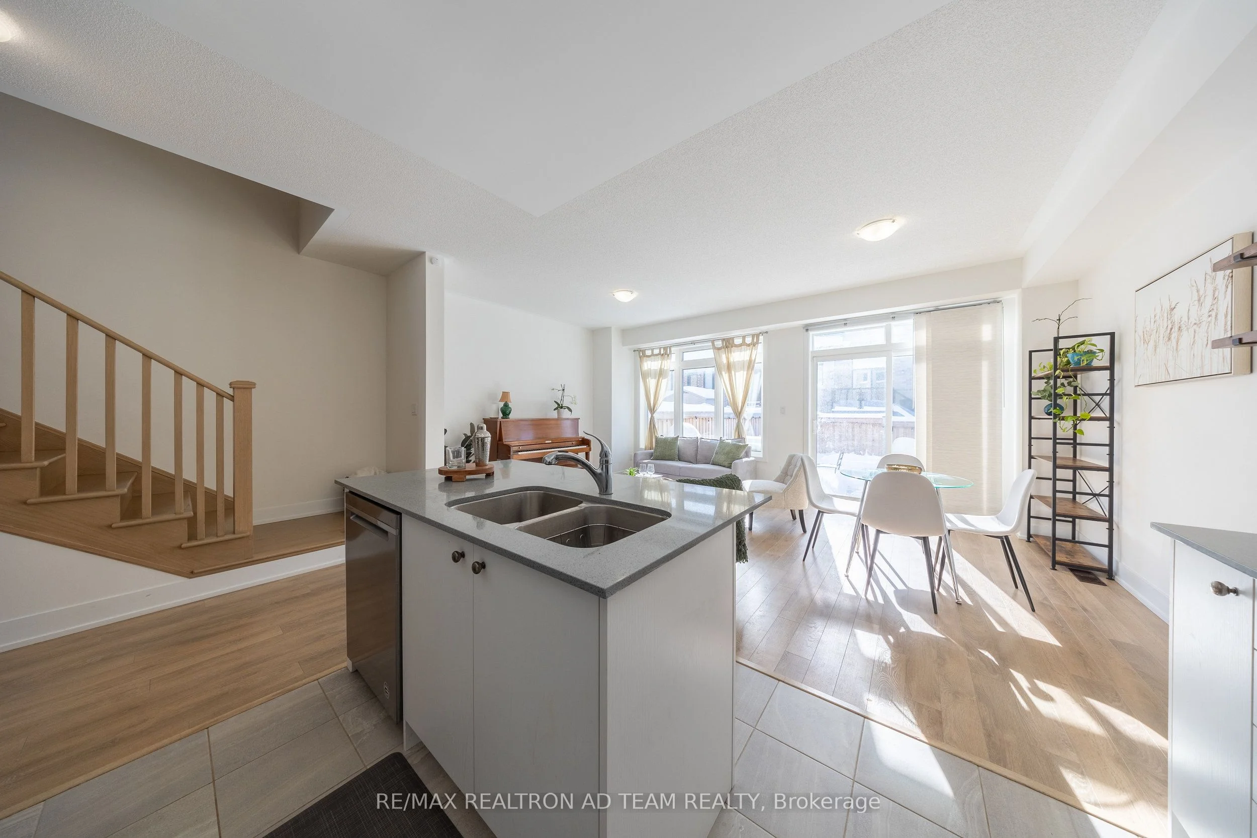 63 Fallharvest Way, Whitchurch-Stouffville, ON L4A 4W4
