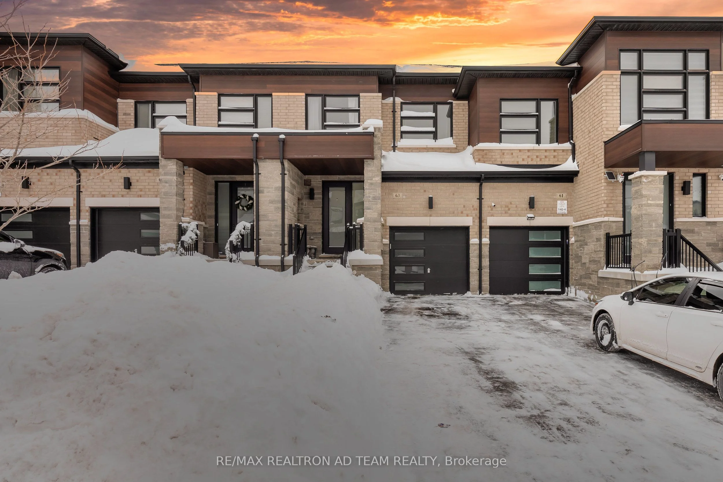 Att/Row/Townhouse in Whitchurch-Stouffville