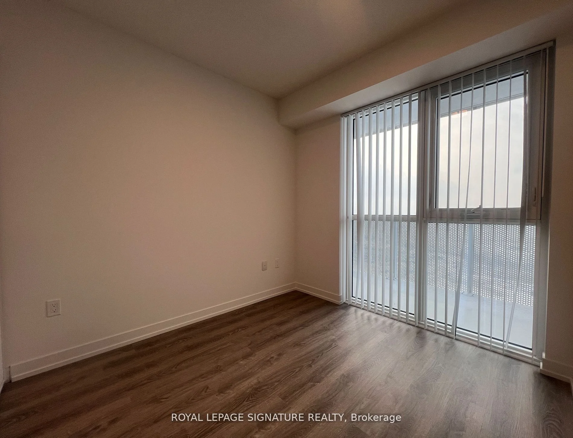 195 Commerce Street 1609, Vaughan, ON L4K 0P9