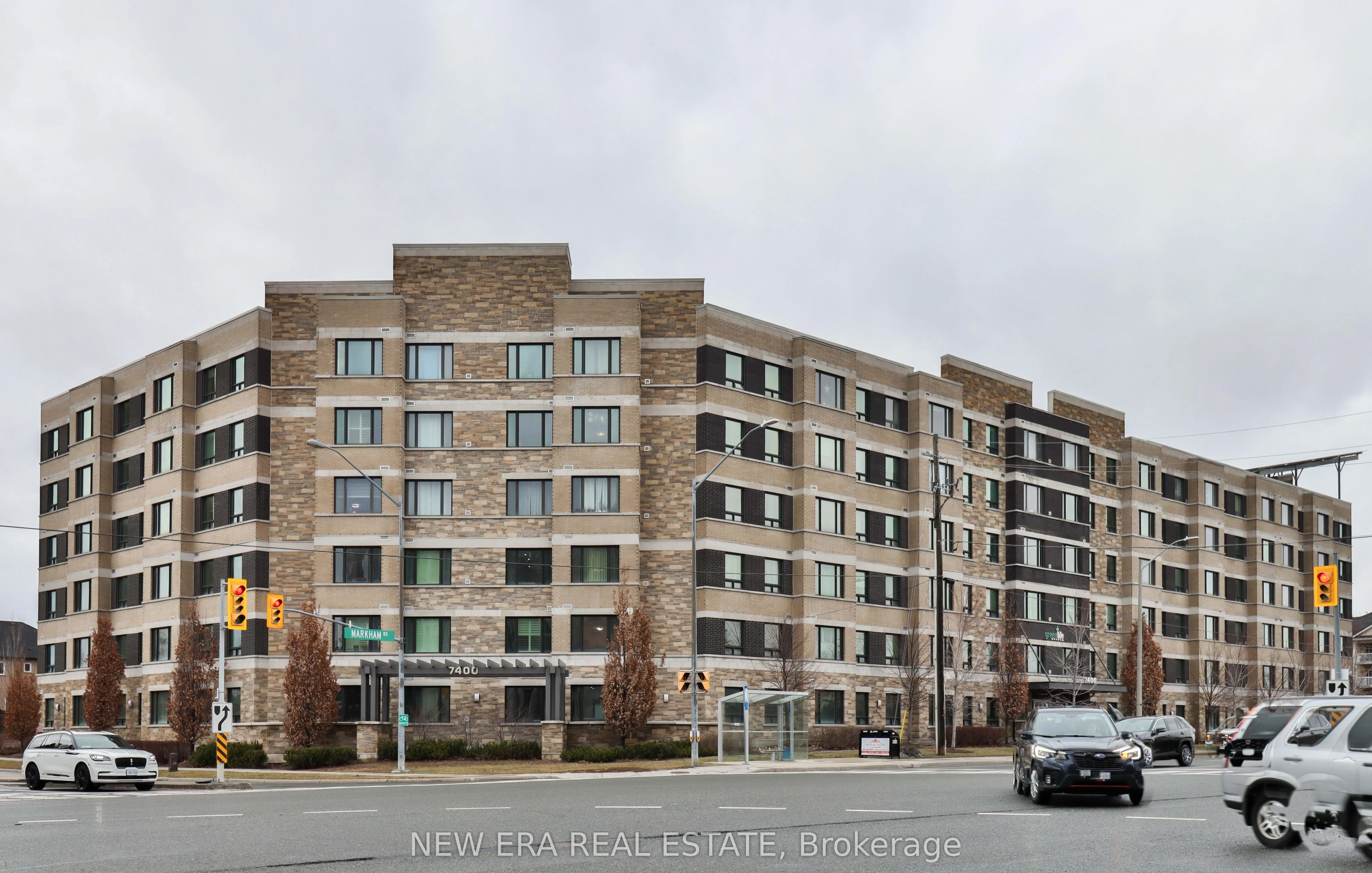 Common Element Condo in Markham