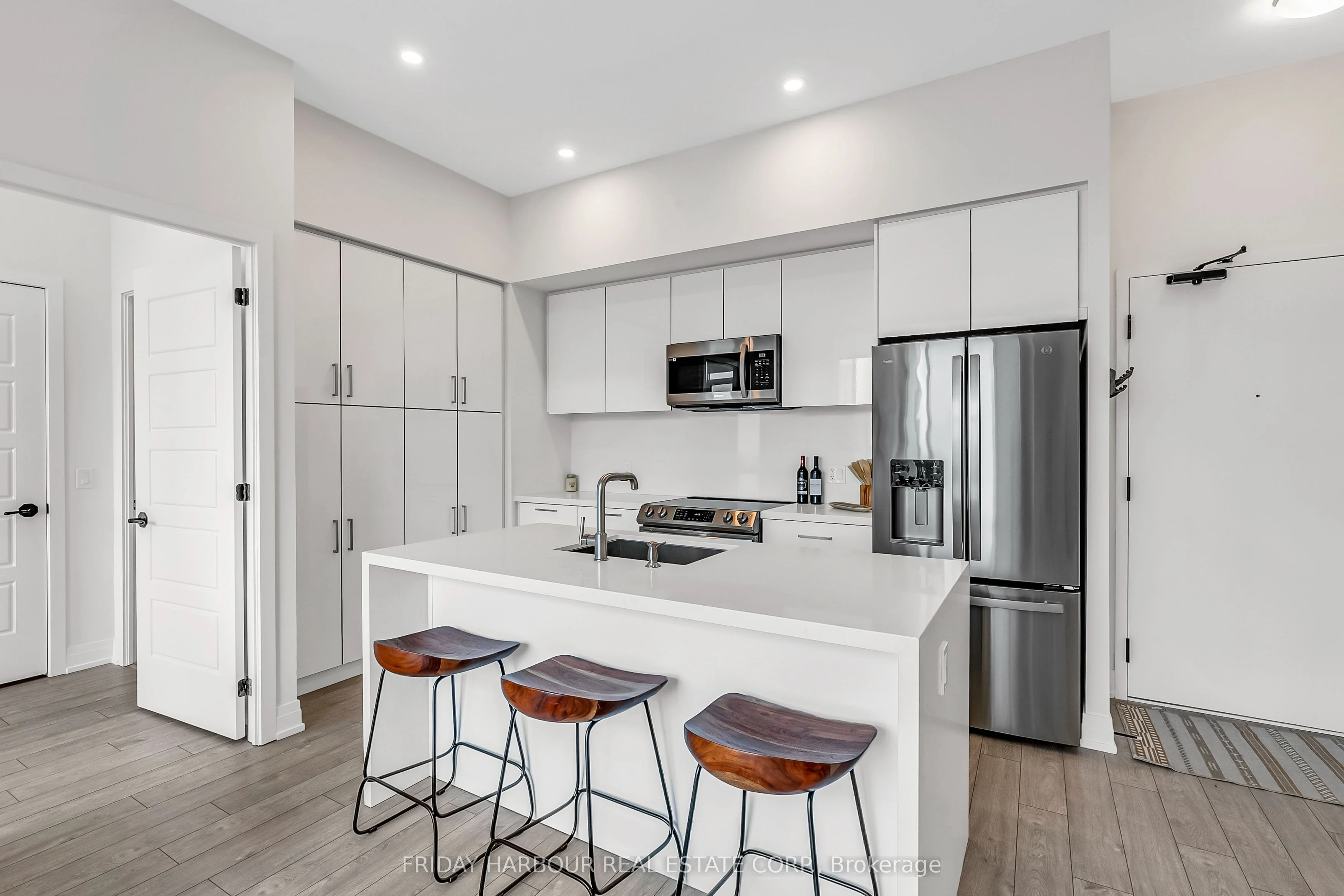 415 Sea Ray Avenue 411, Innisfil, On L9s 0r5