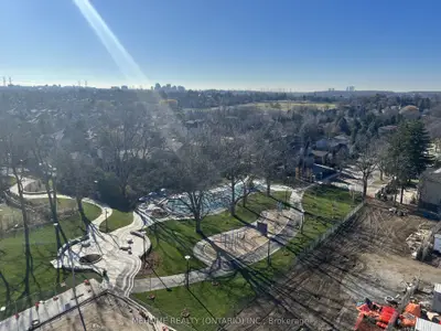 #911 3 Rosewater Street, Richmond Hill, On, L4c 5t6