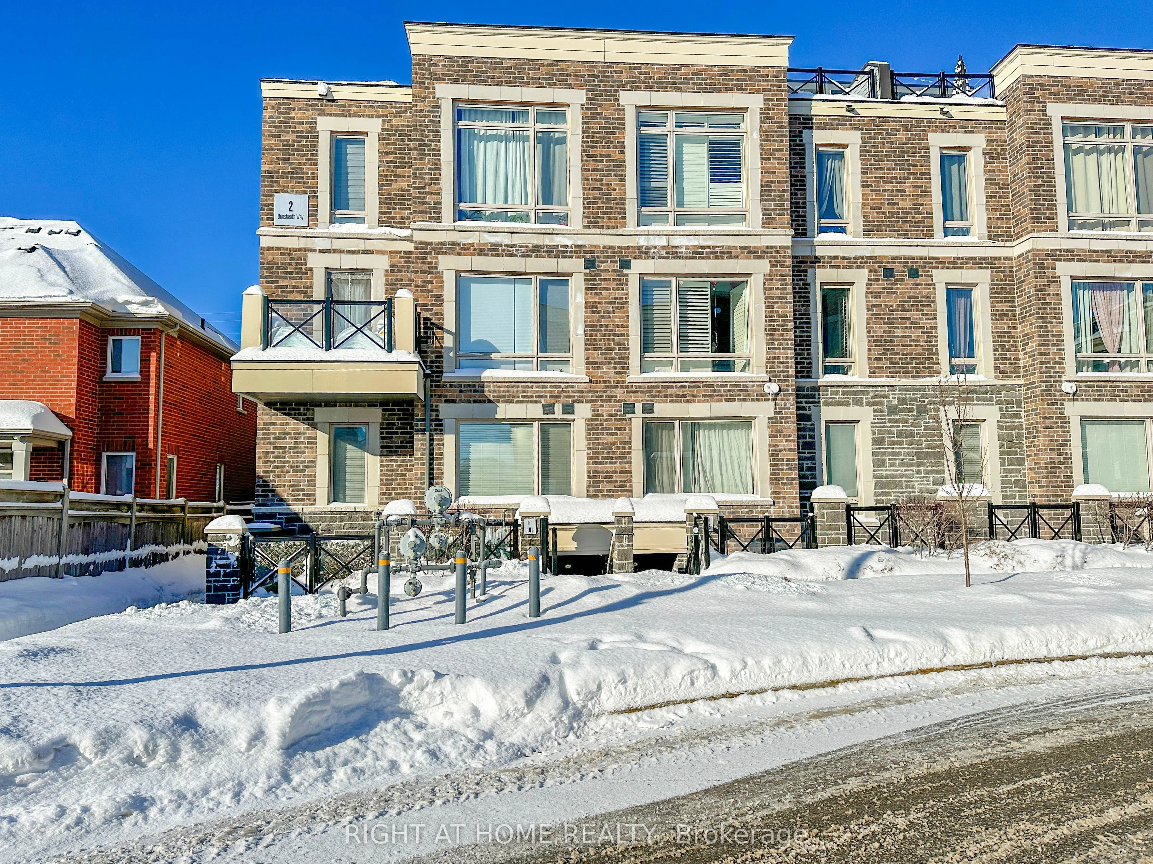 Condo Townhouse in Markham