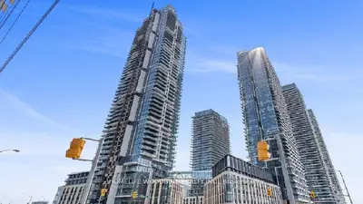 Condo Apartment in Vaughan