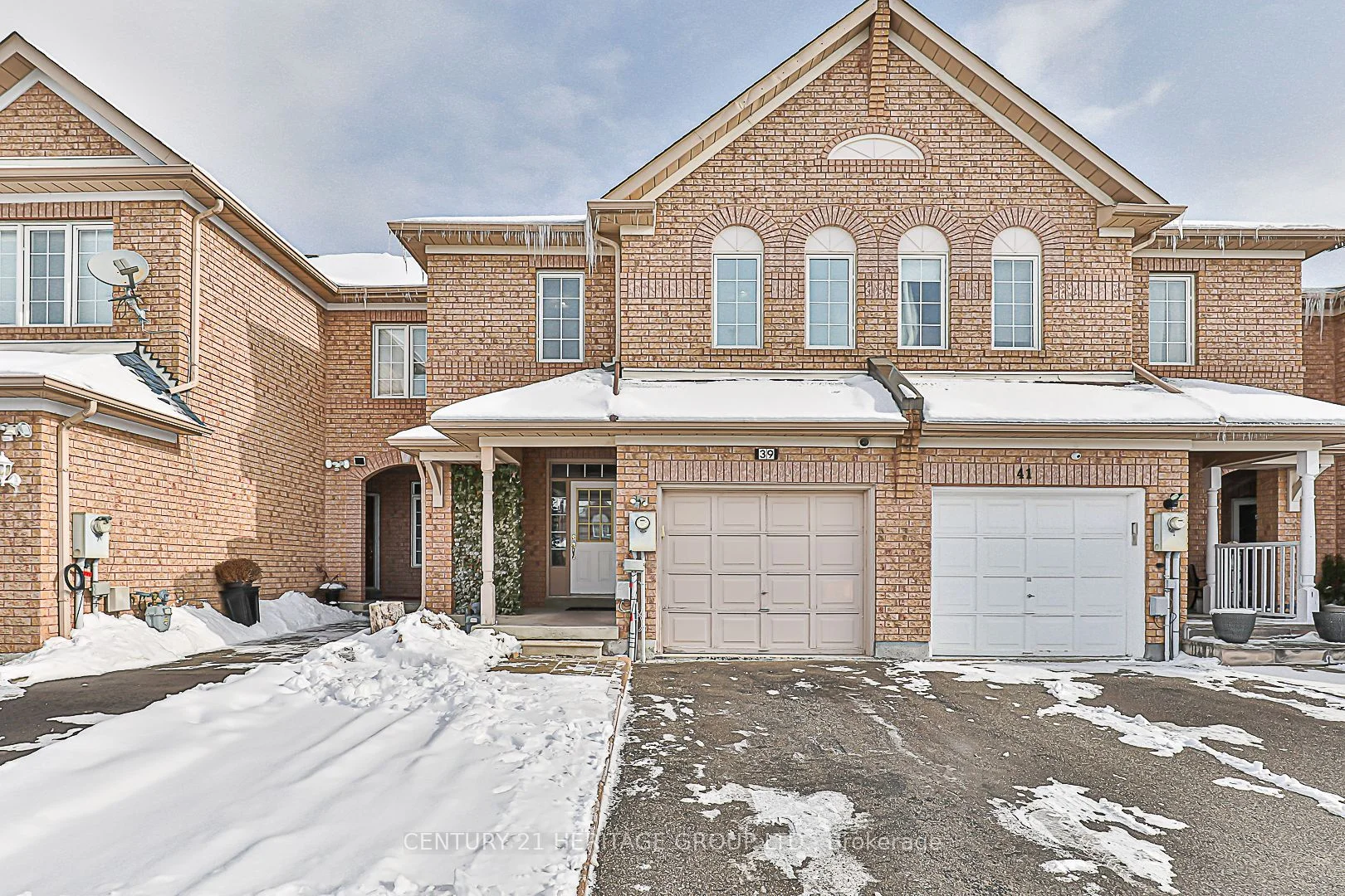 Att/Row/Townhouse in Vaughan