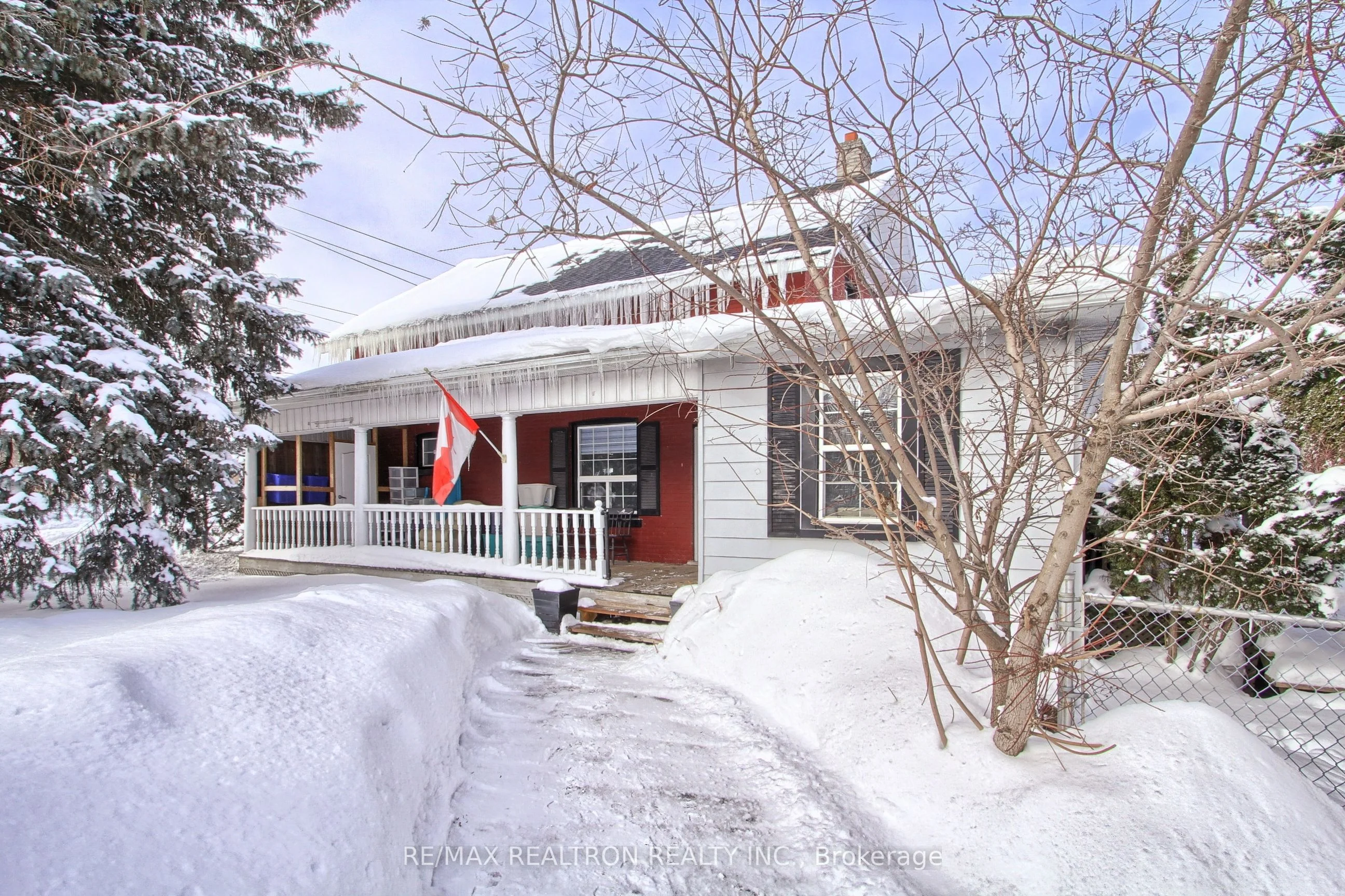 20507 Leslie Street, East Gwillimbury, On L9m 0m2