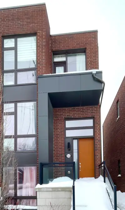 Att/Row/Townhouse in Vaughan