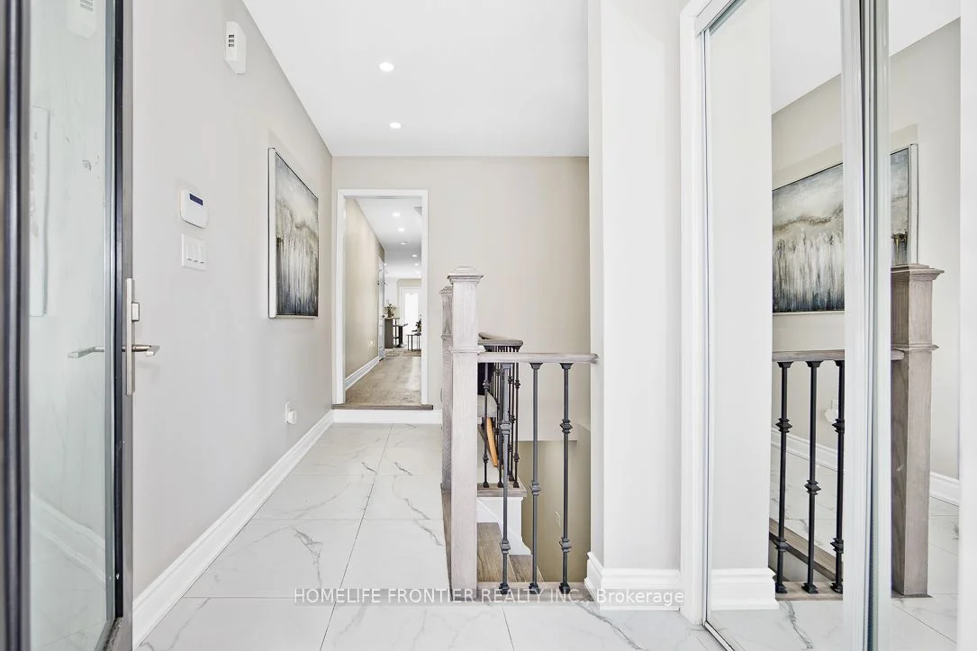 Att/Row/Townhouse in Vaughan