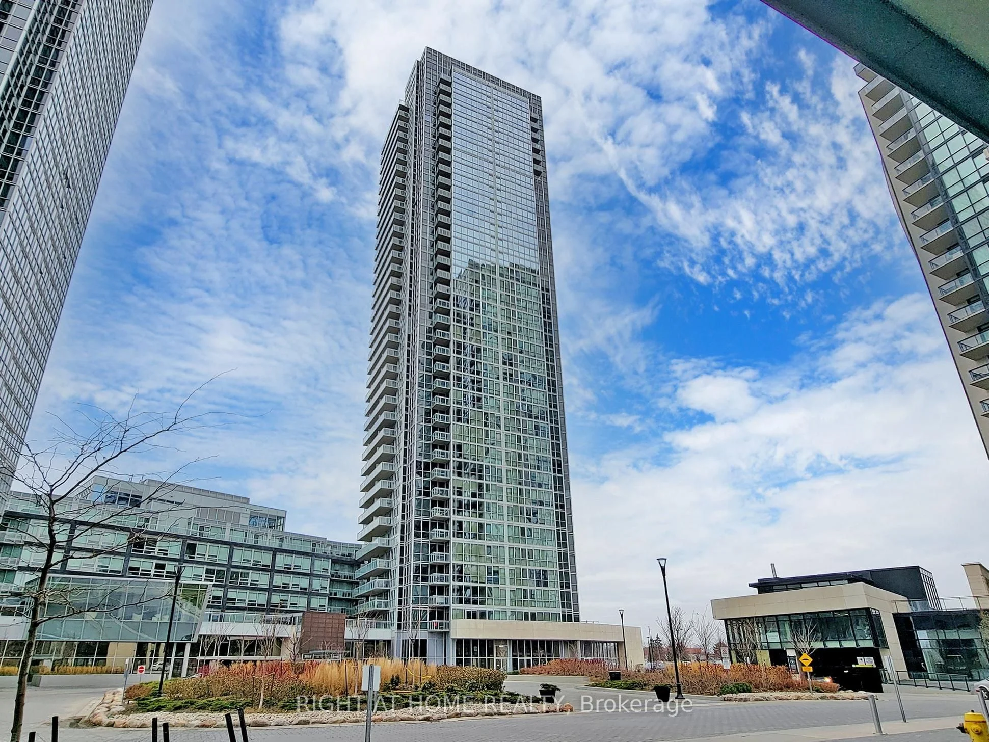 Condo Apartment in Vaughan