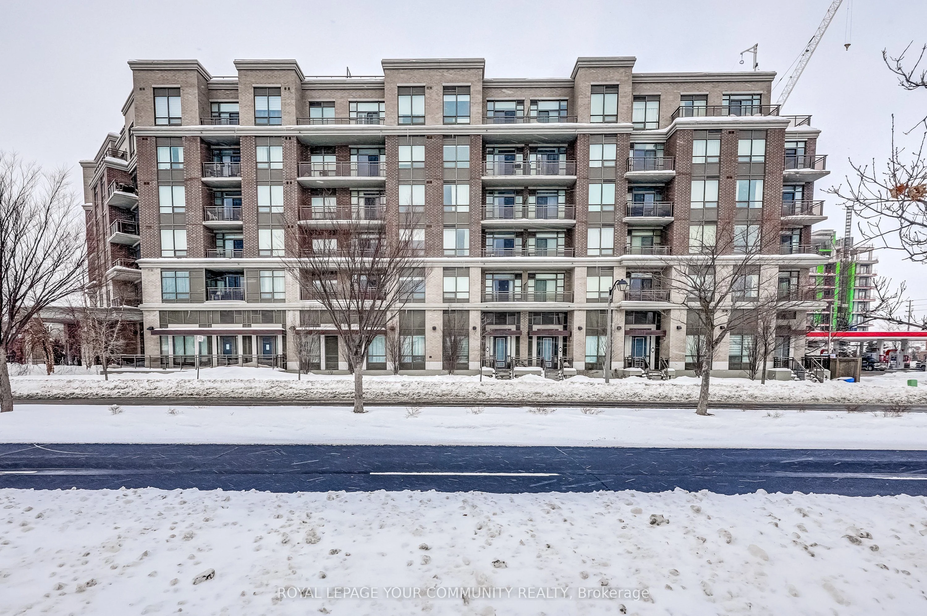 Condo Apartment in Markham