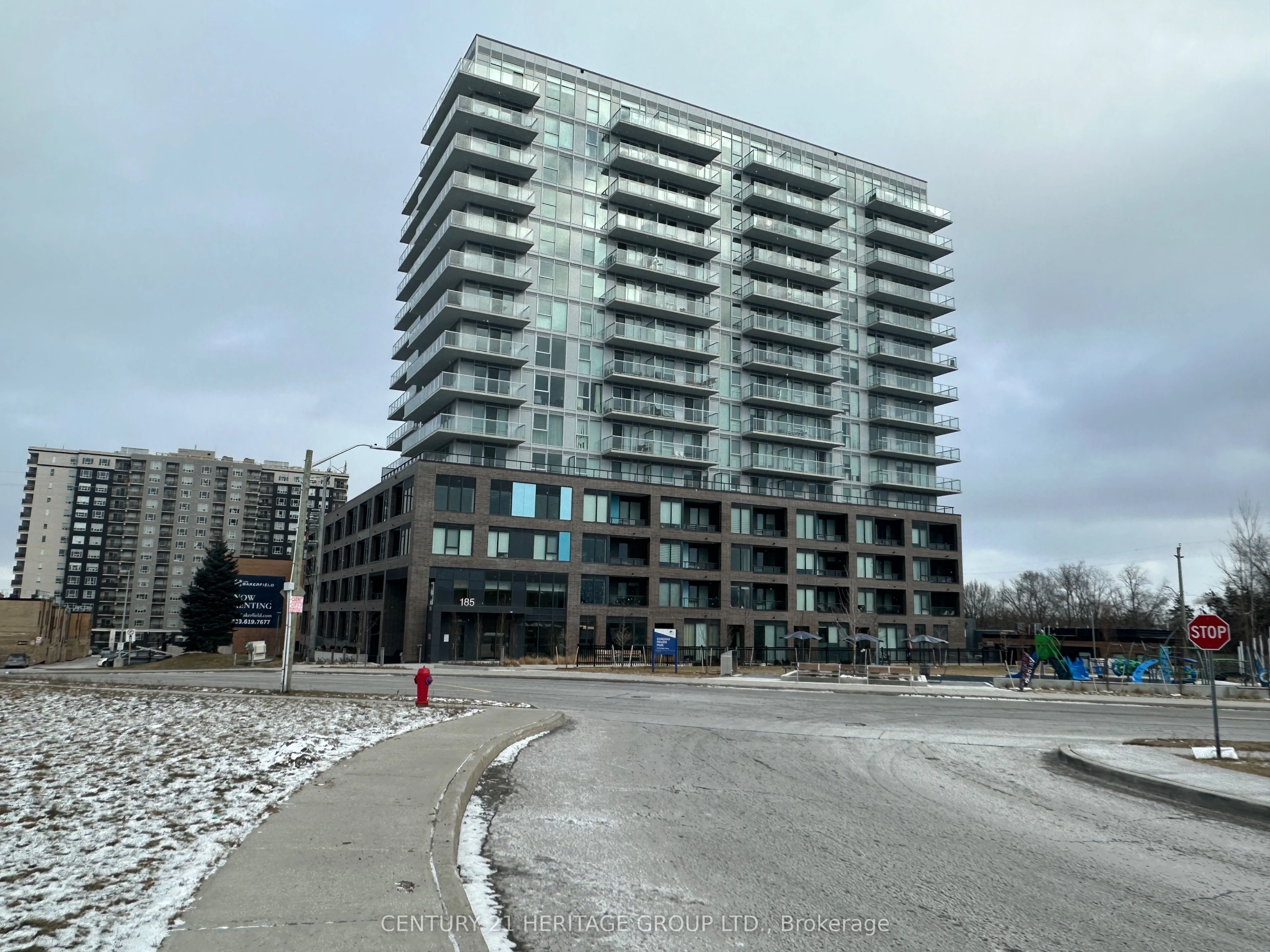 185 Deerfield Road 016, Newmarket, On L3y 0g7