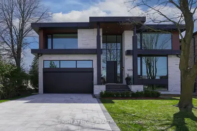 Detached in Richmond Hill