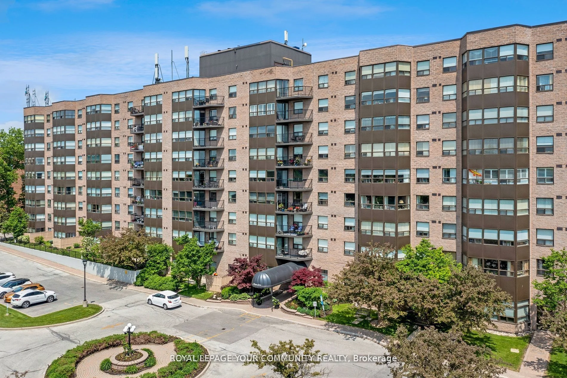 Condo Apartment in Markham