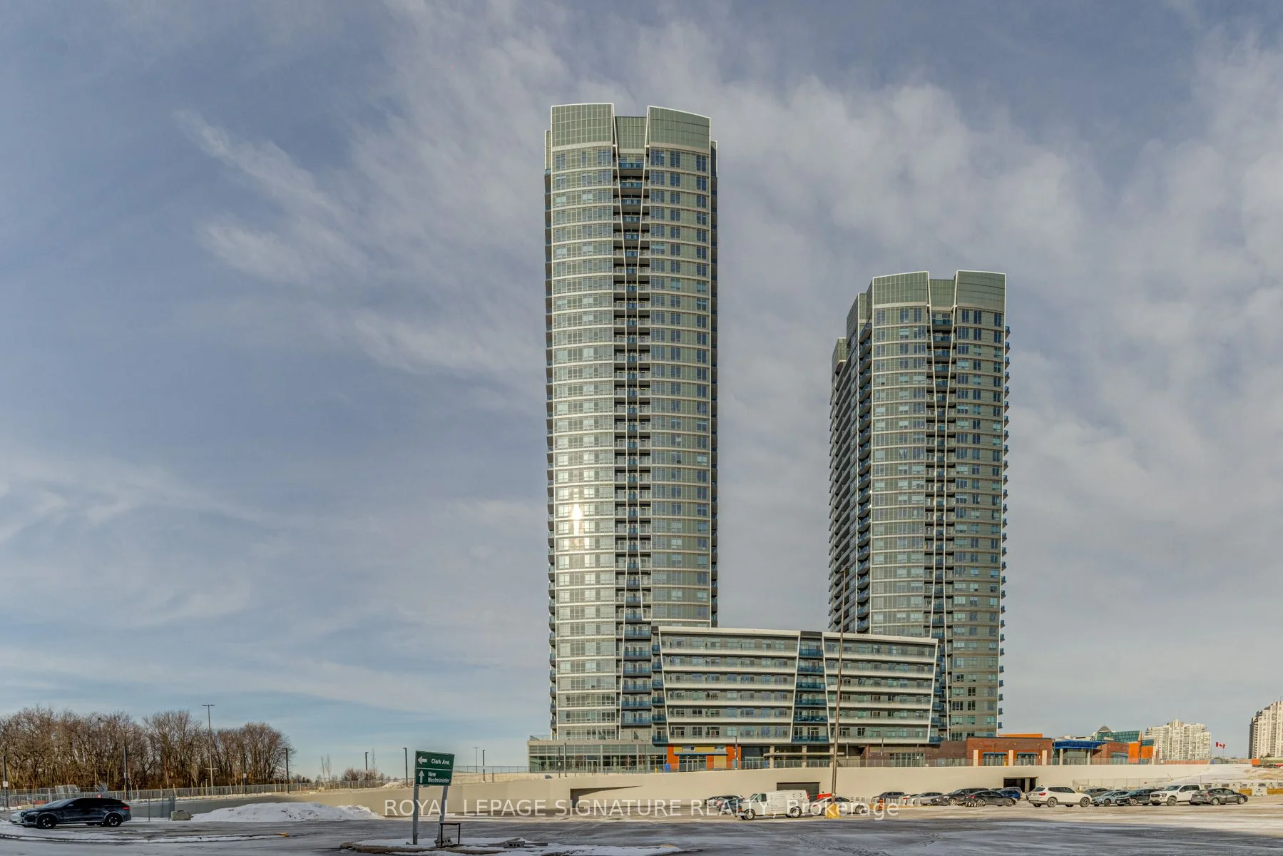 Condo Apartment in Vaughan