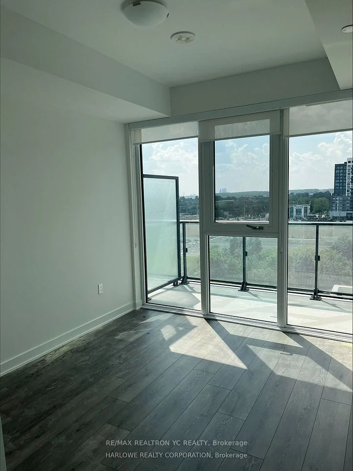 105 Oneida Crescent 711, Richmond Hill, ON L4B 0B1