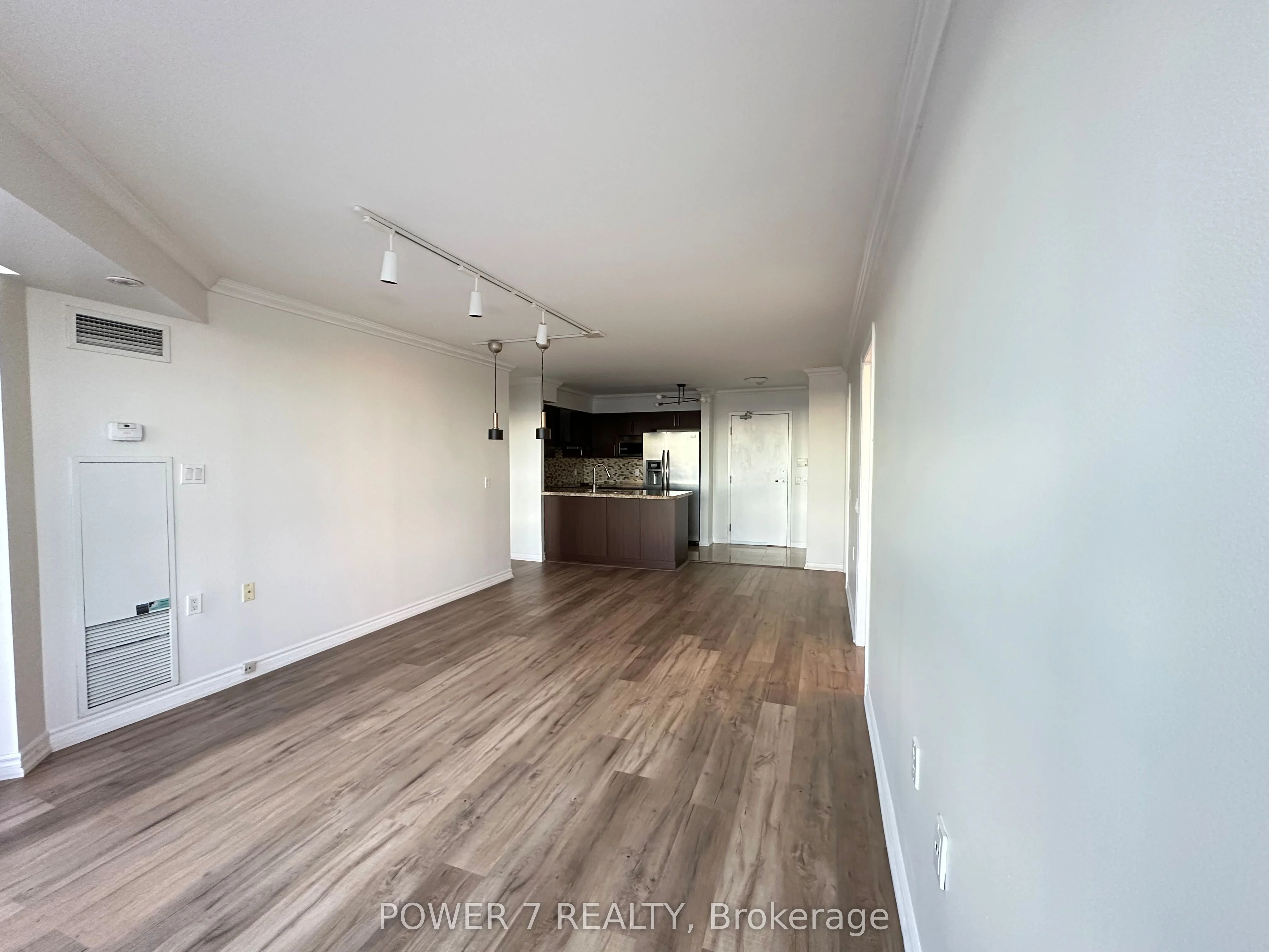 Condo Apartment in Richmond Hill