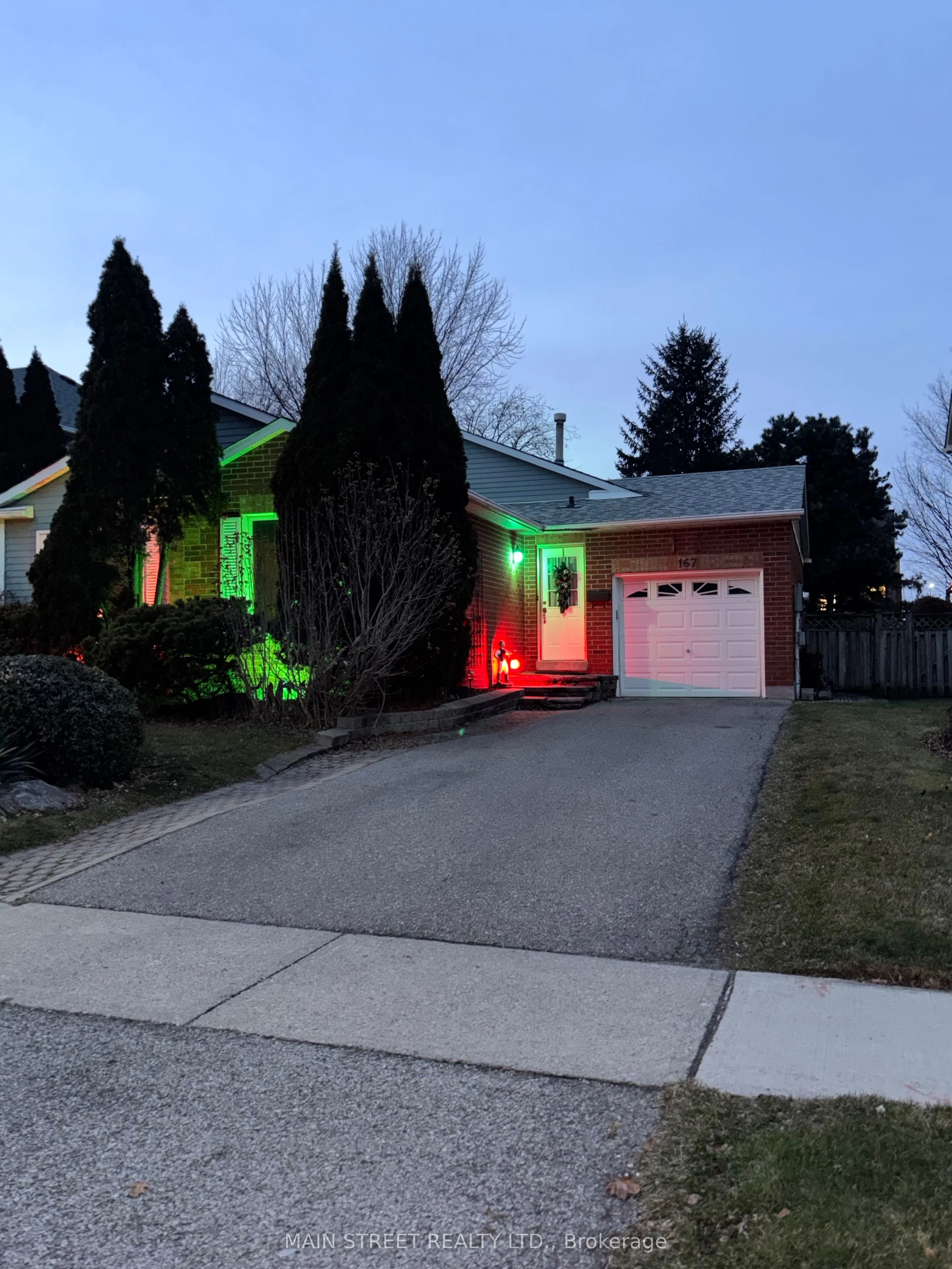 167 John Bowser Crescent, Newmarket, On L3y 7n4
