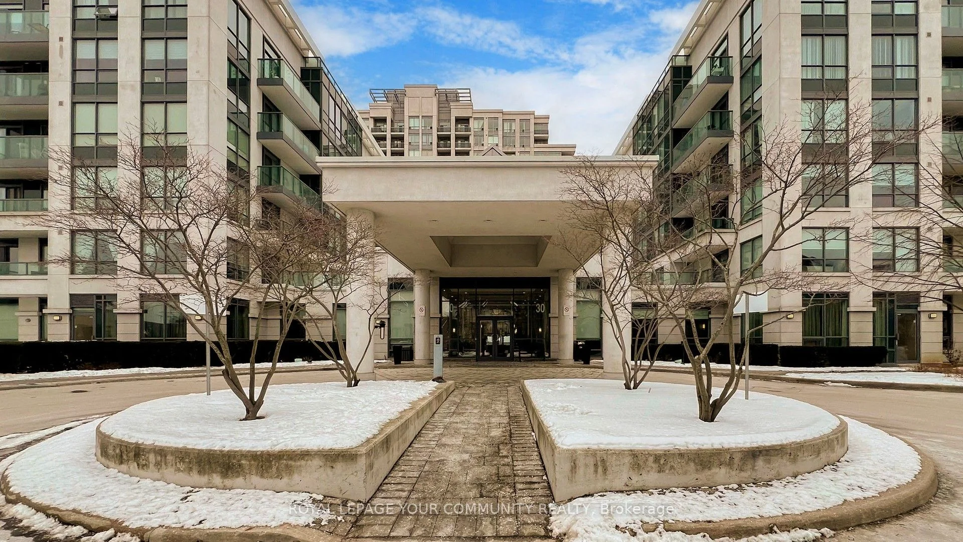 Condo Apartment in Vaughan