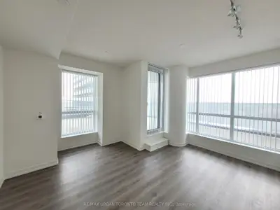 Condo Apartment in Vaughan