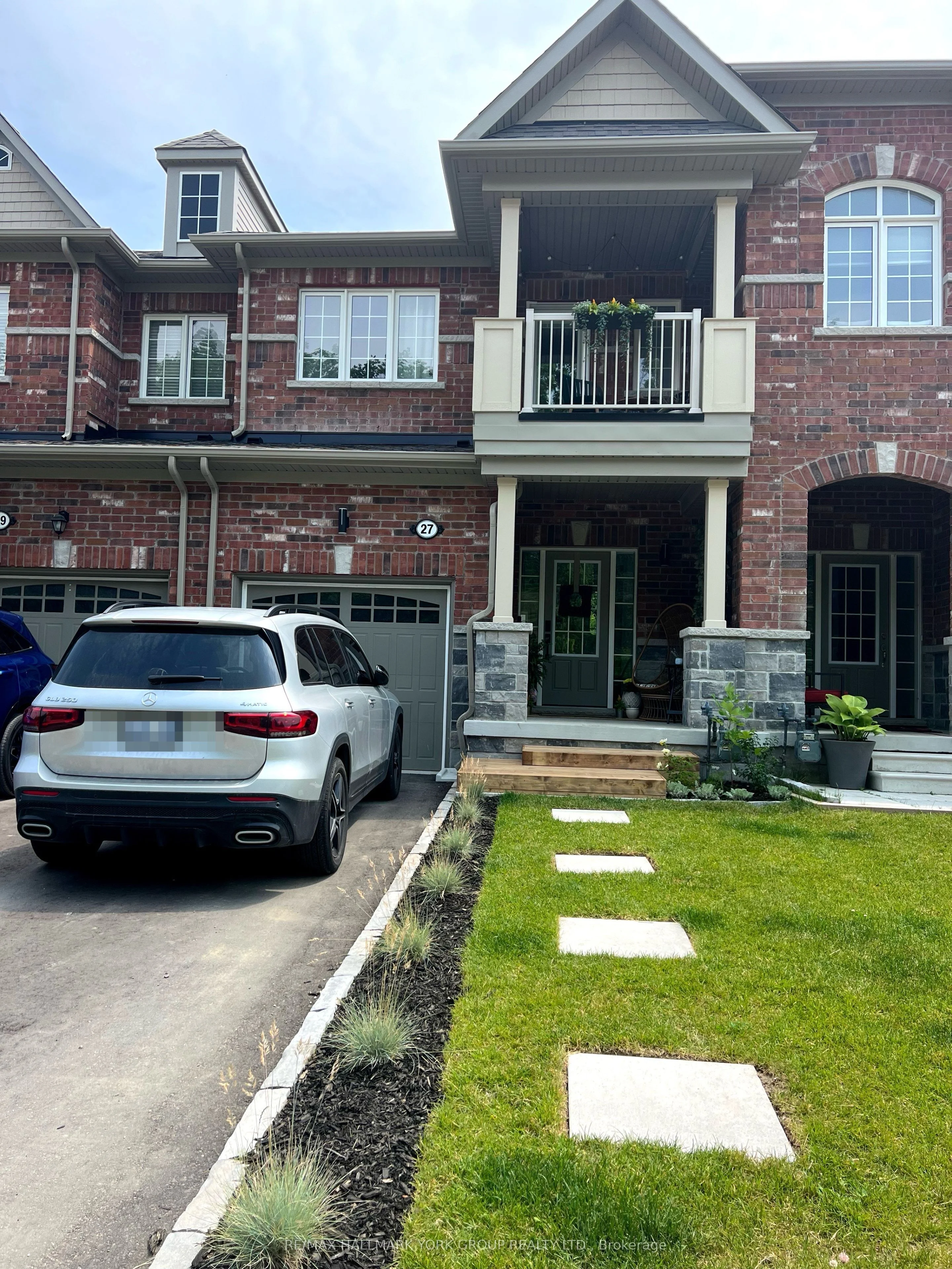 Att/Row/Townhouse in Georgina