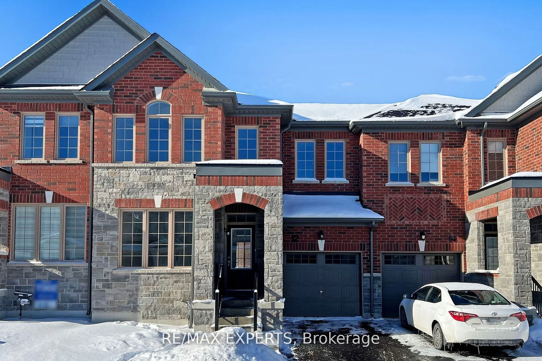 12 Abeam Street, East Gwillimbury, On L6n 0w4
