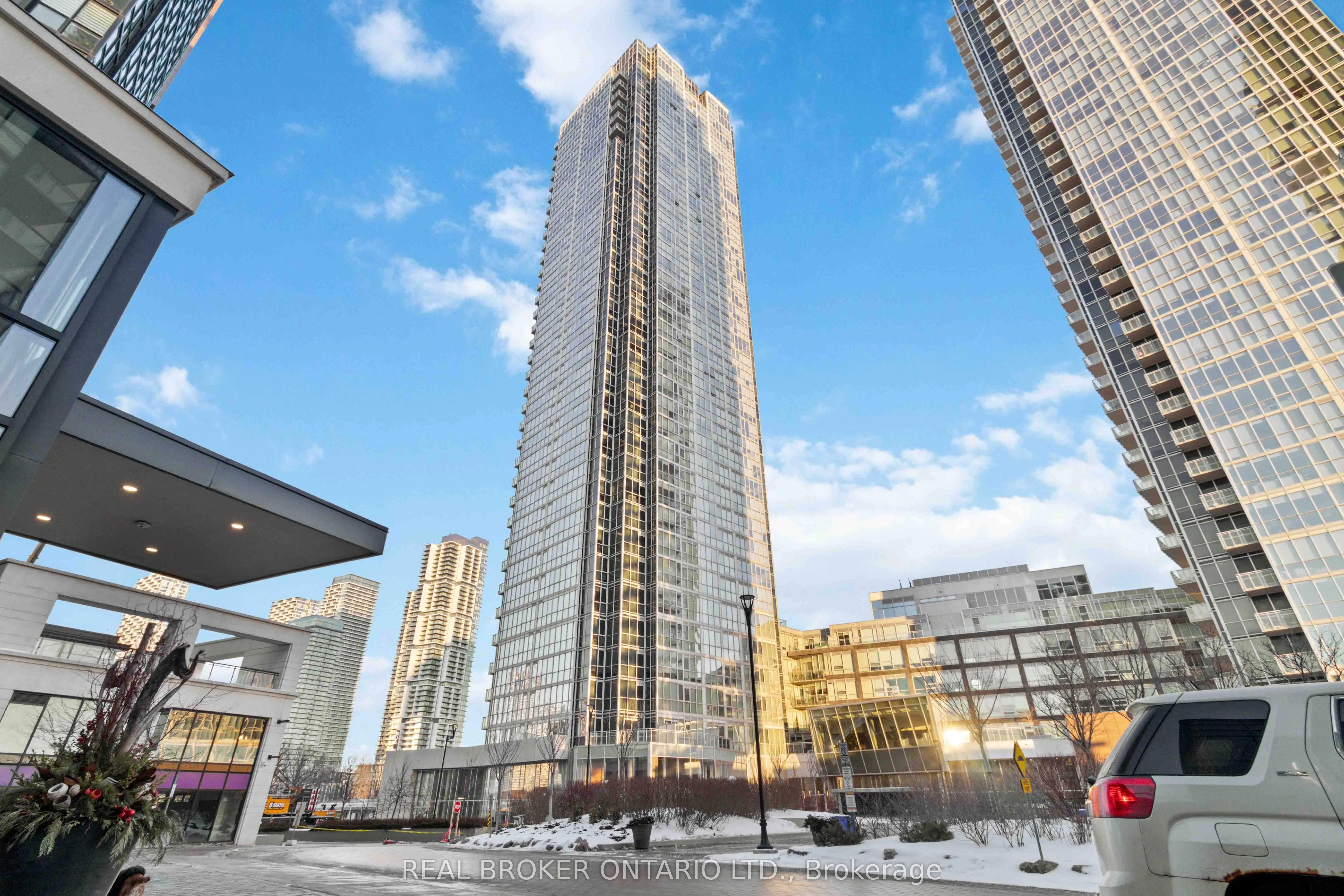 Condo Apartment in Vaughan