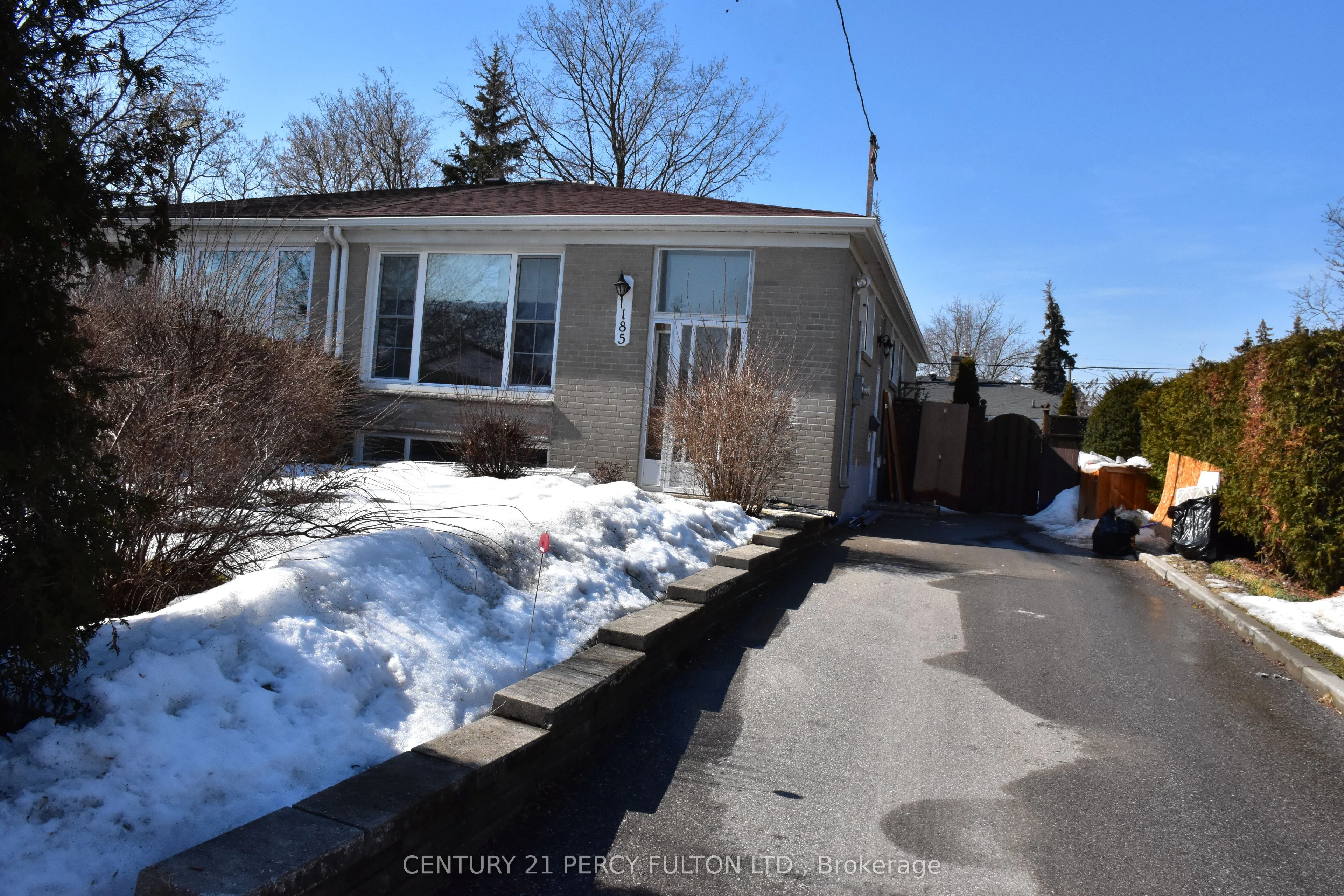 Semi-Detached in Richmond Hill