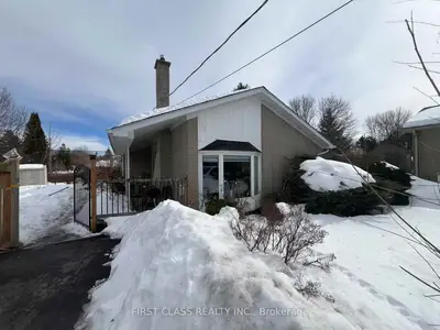 Detached in Aurora