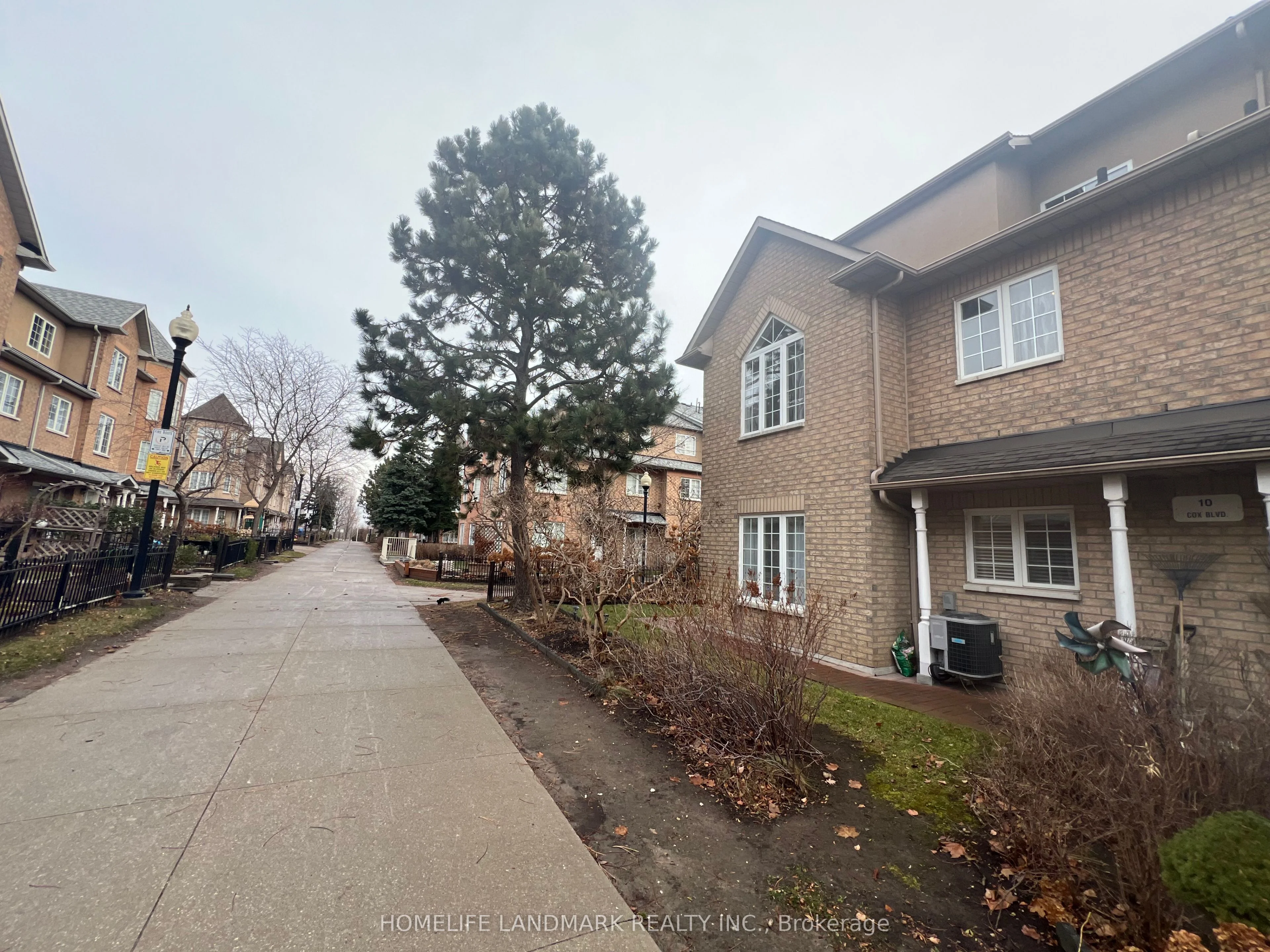 Condo Townhouse in Markham