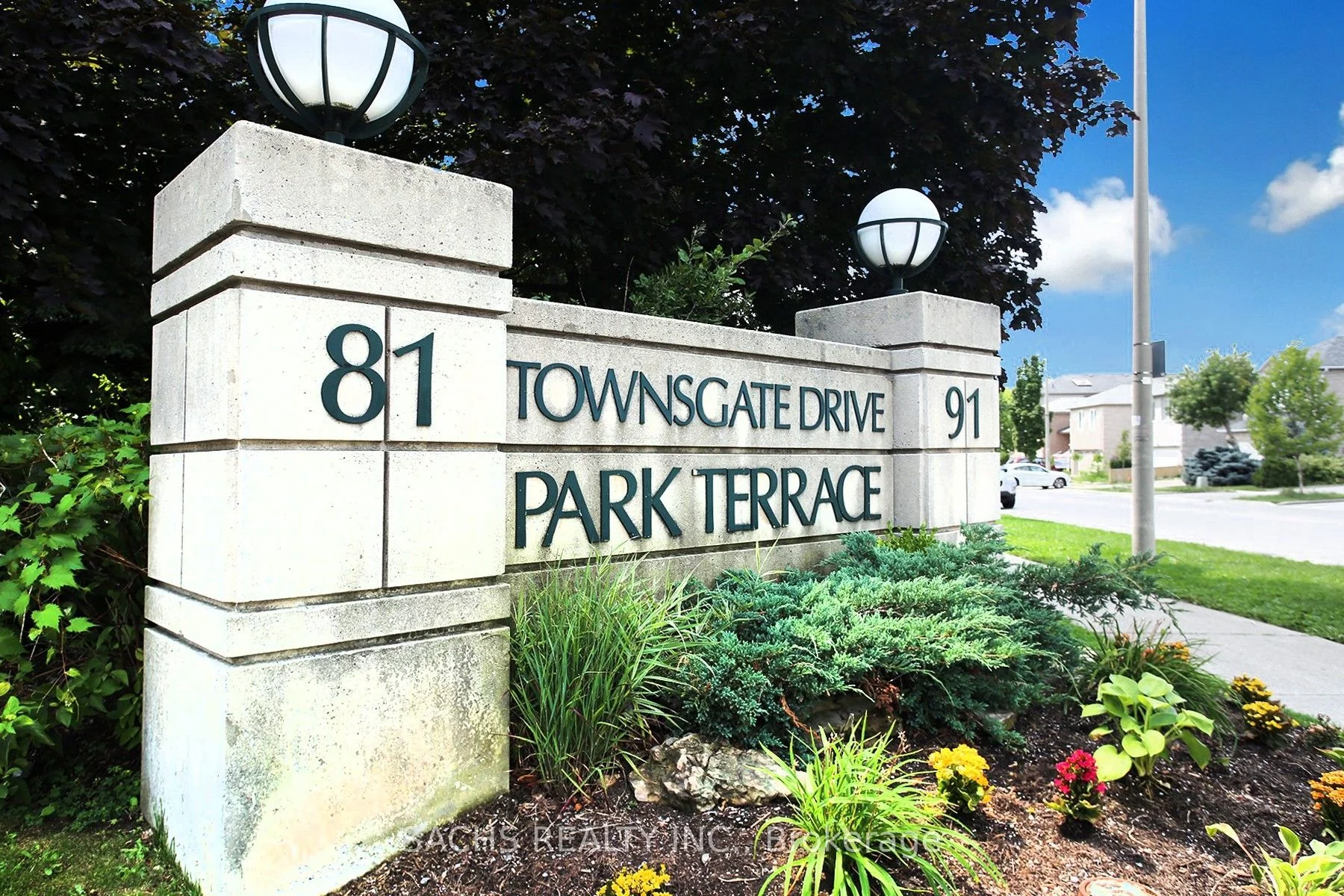 Condo Apartment in Vaughan