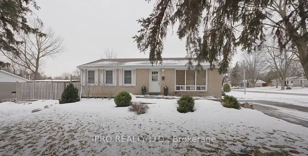 176 Avenue Road Bsmt, Newmarket, On L3y 1n6