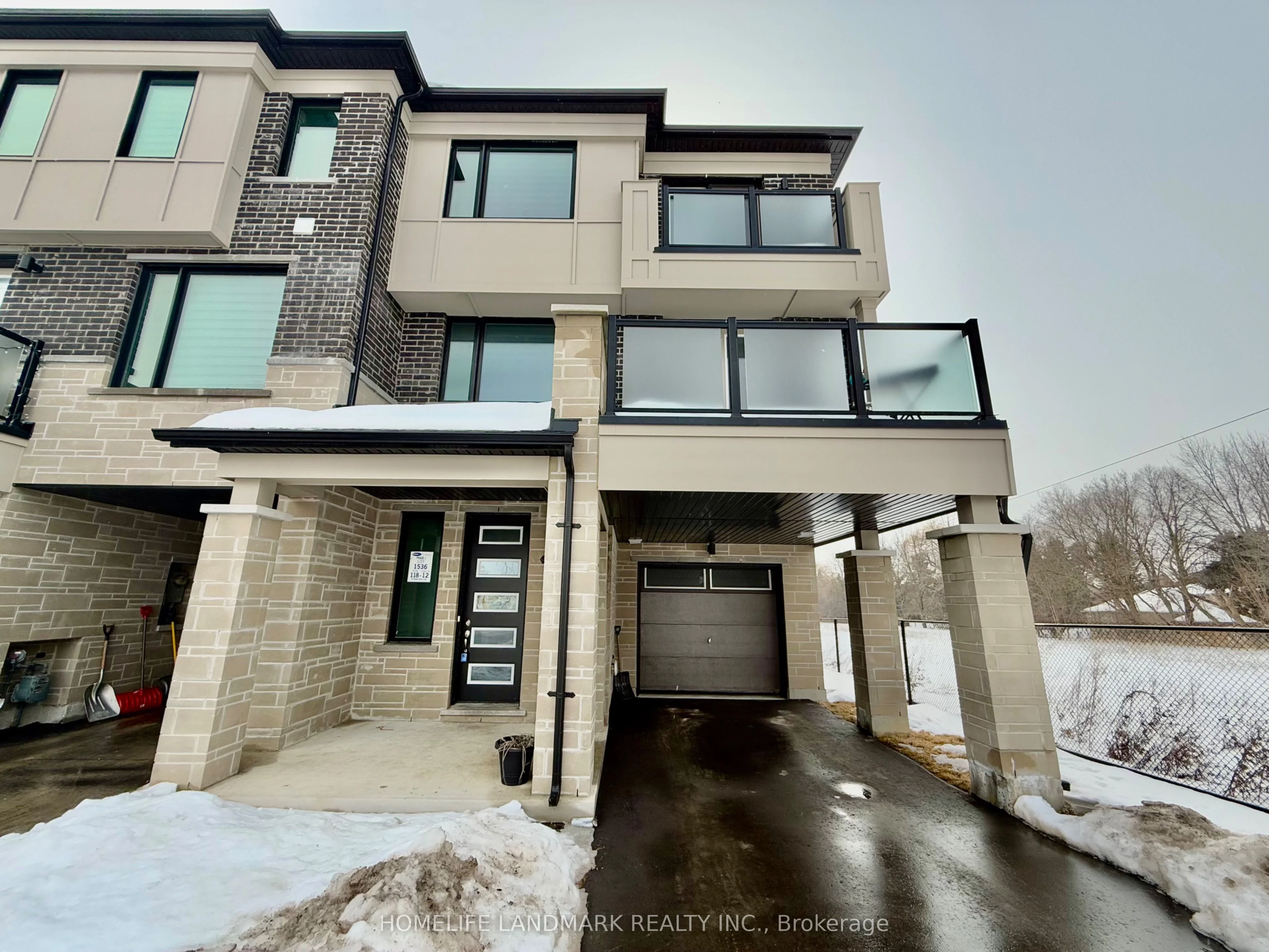 Att/Row/Townhouse in Markham