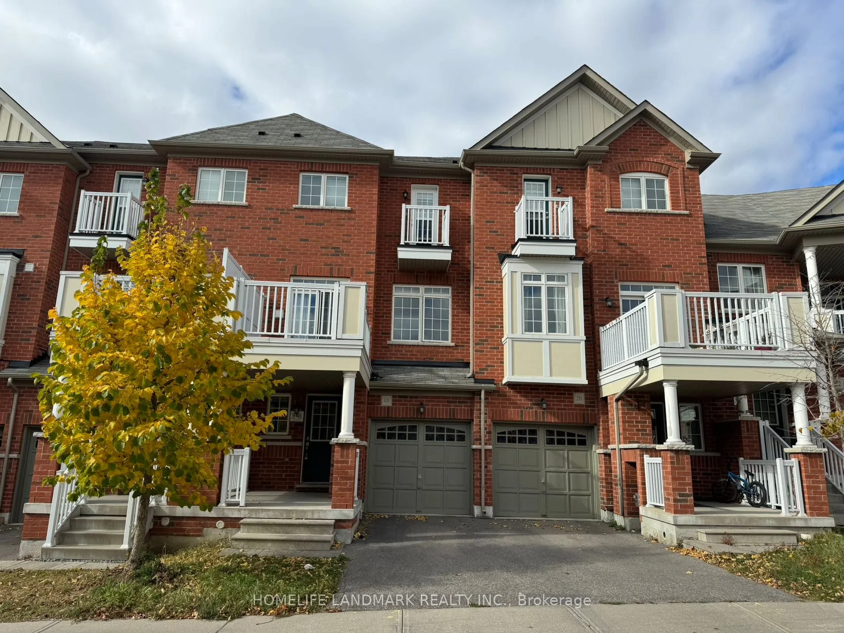 Att/Row/Townhouse in Markham