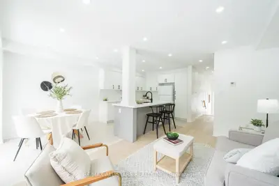Att/Row/Townhouse in Whitchurch-Stouffville
