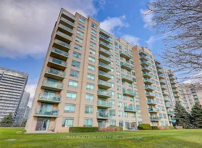 39 Oneida Crescent 306, Richmond Hill, On L4b 4t9