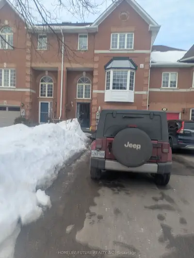 10 Royal Chapin Crescent, Richmond Hill, On L4s 1z9