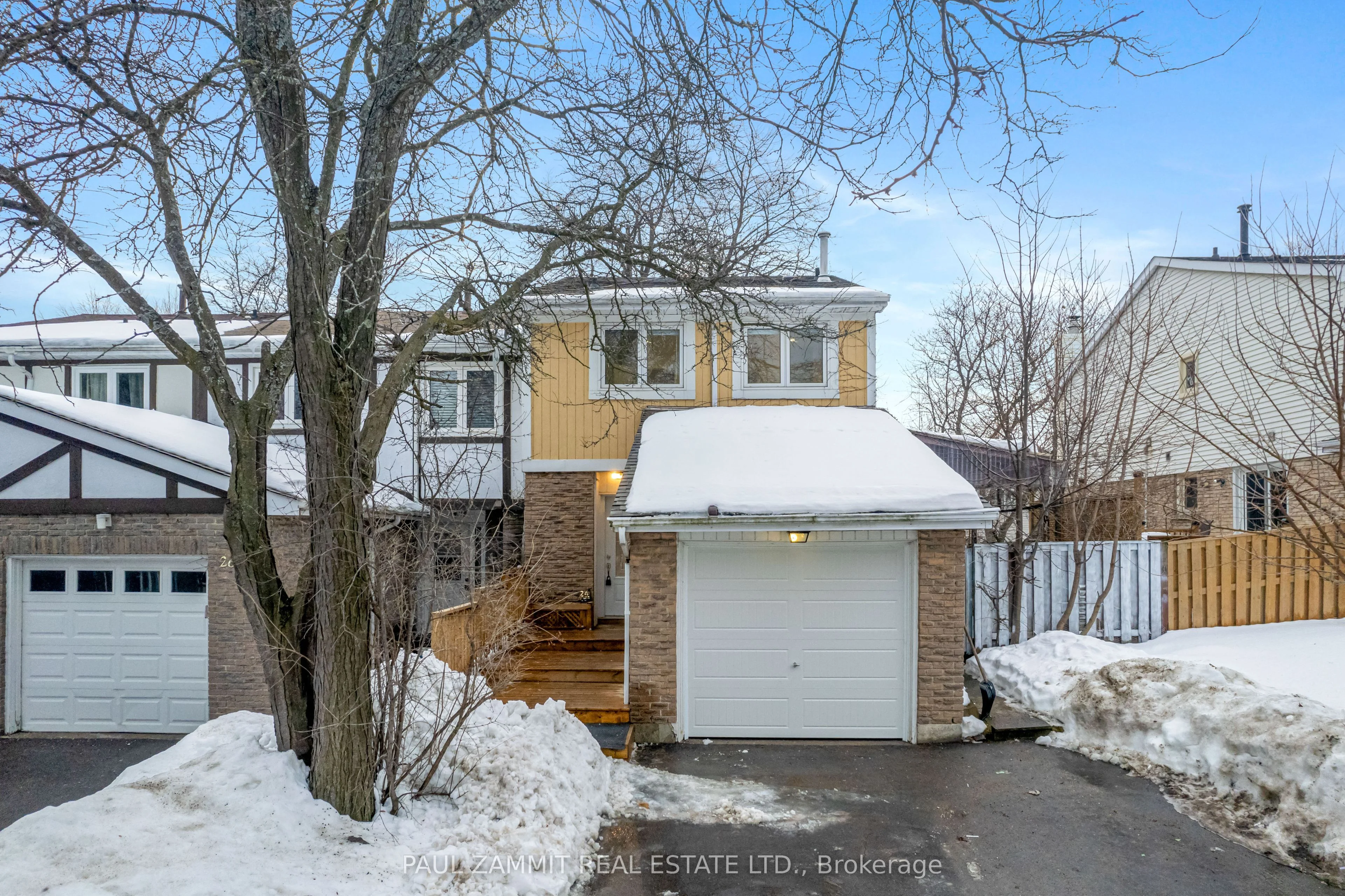 Att/Row/Townhouse in Markham