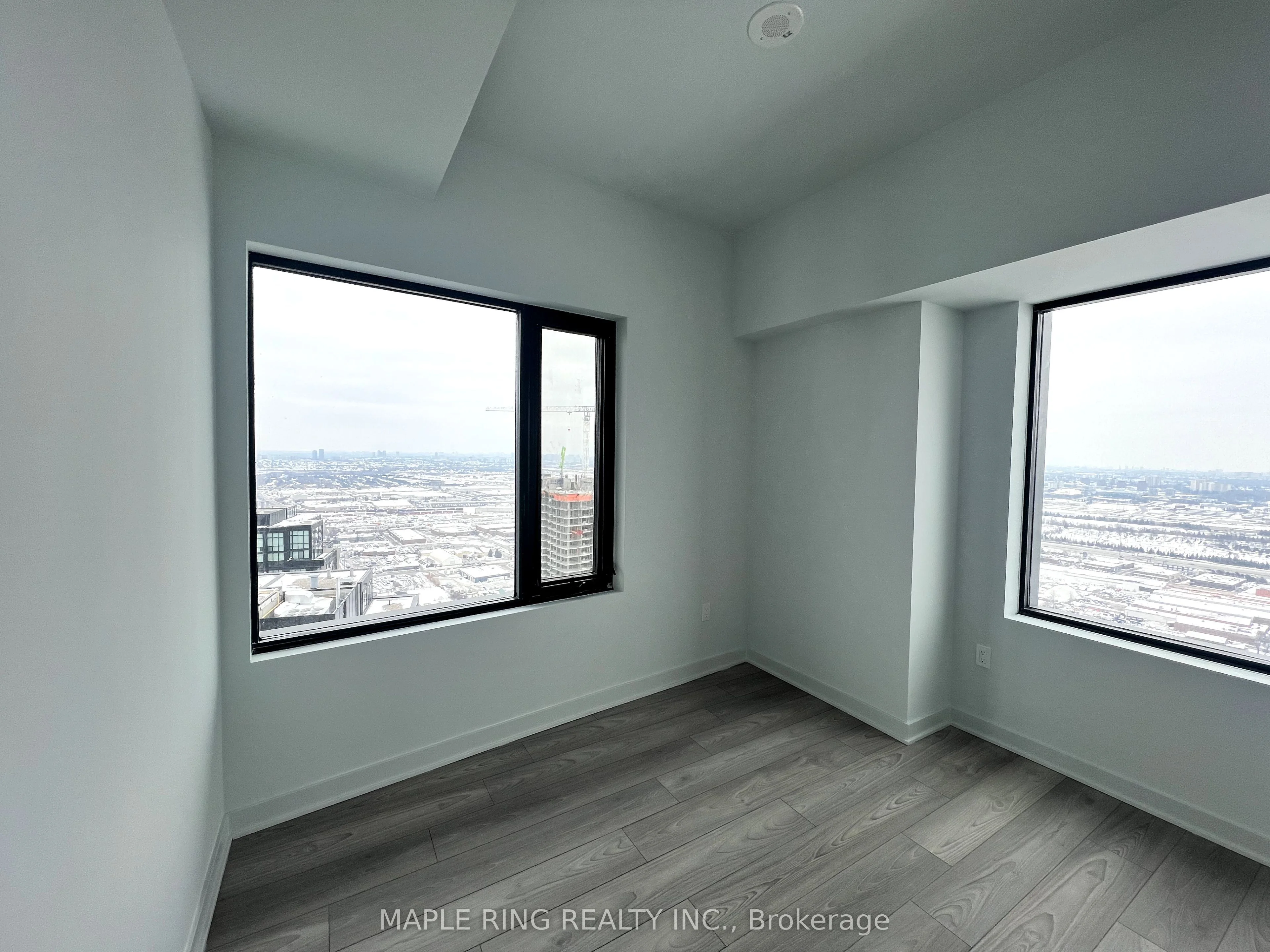 Condo Apartment in Vaughan