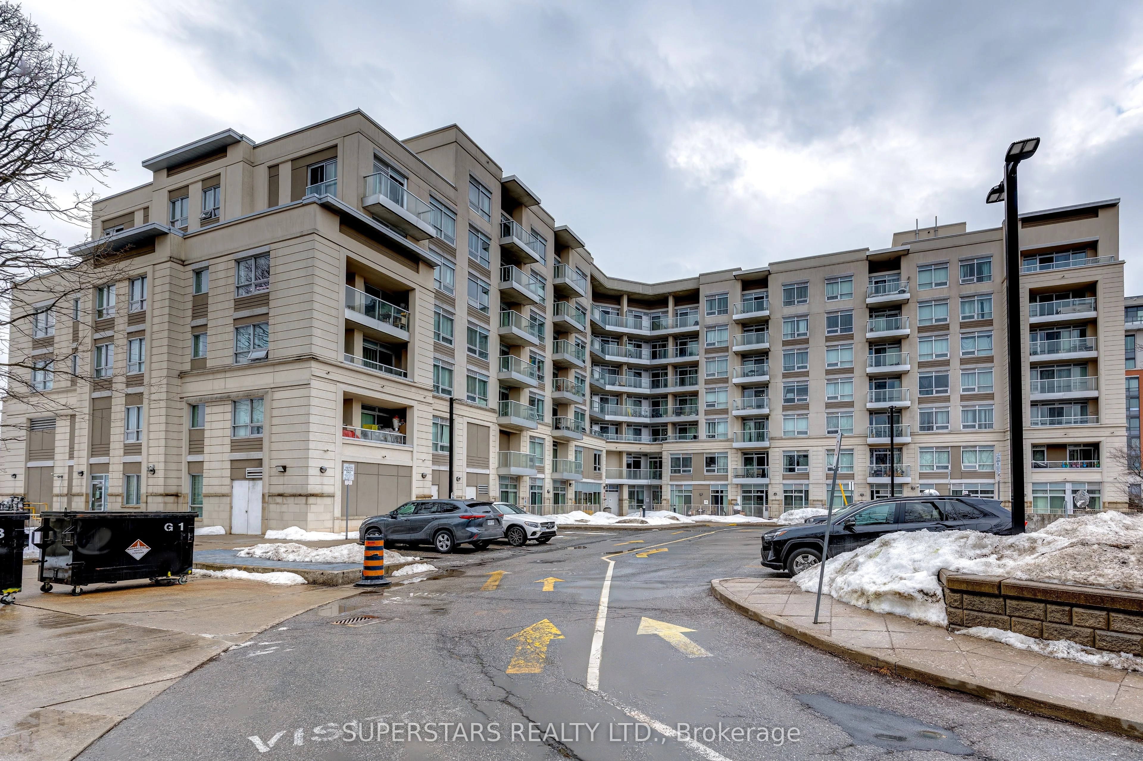 Condo Apartment in Markham