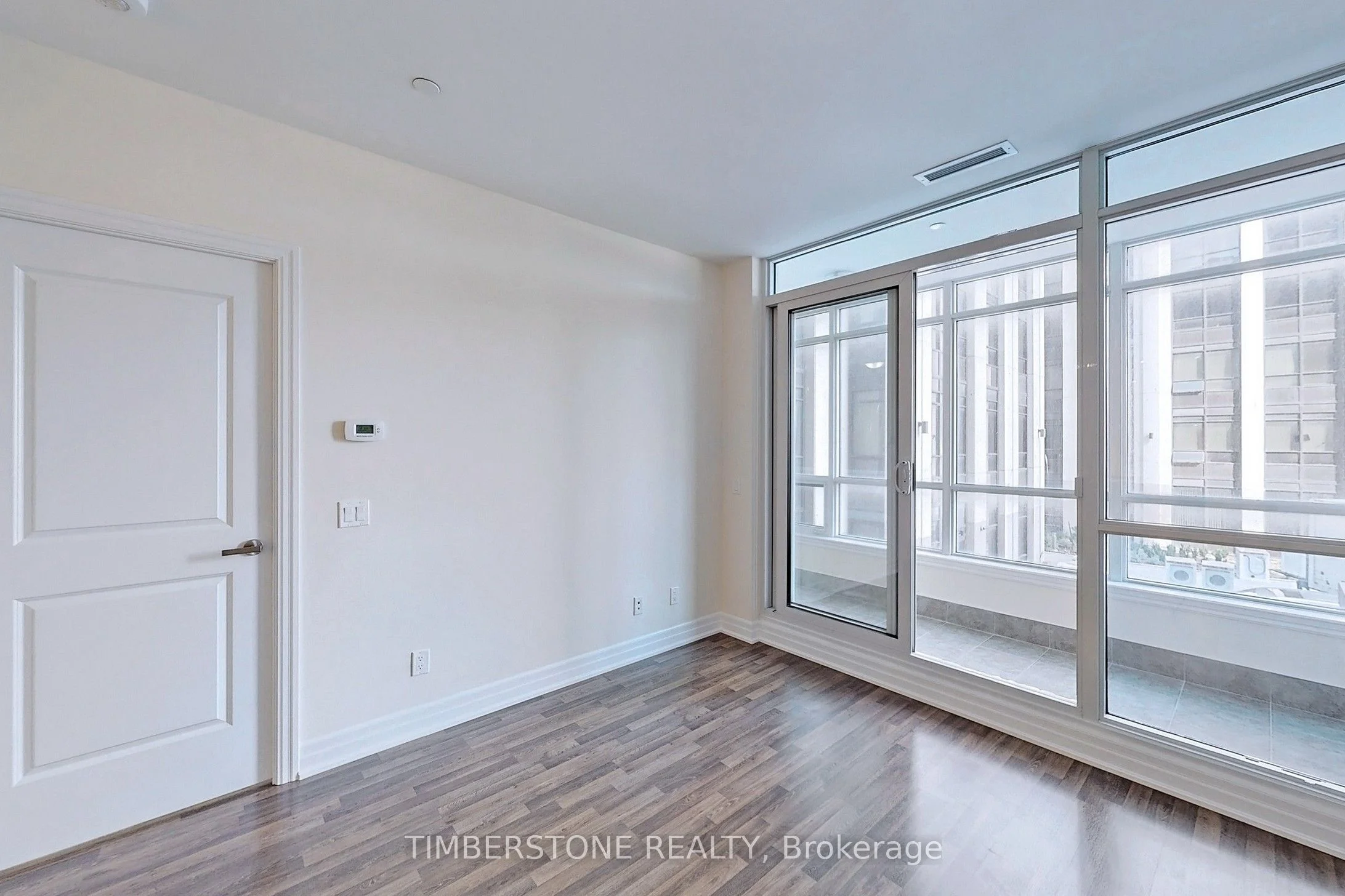 9075 Jane Street 220, Vaughan, ON L4K 0L8