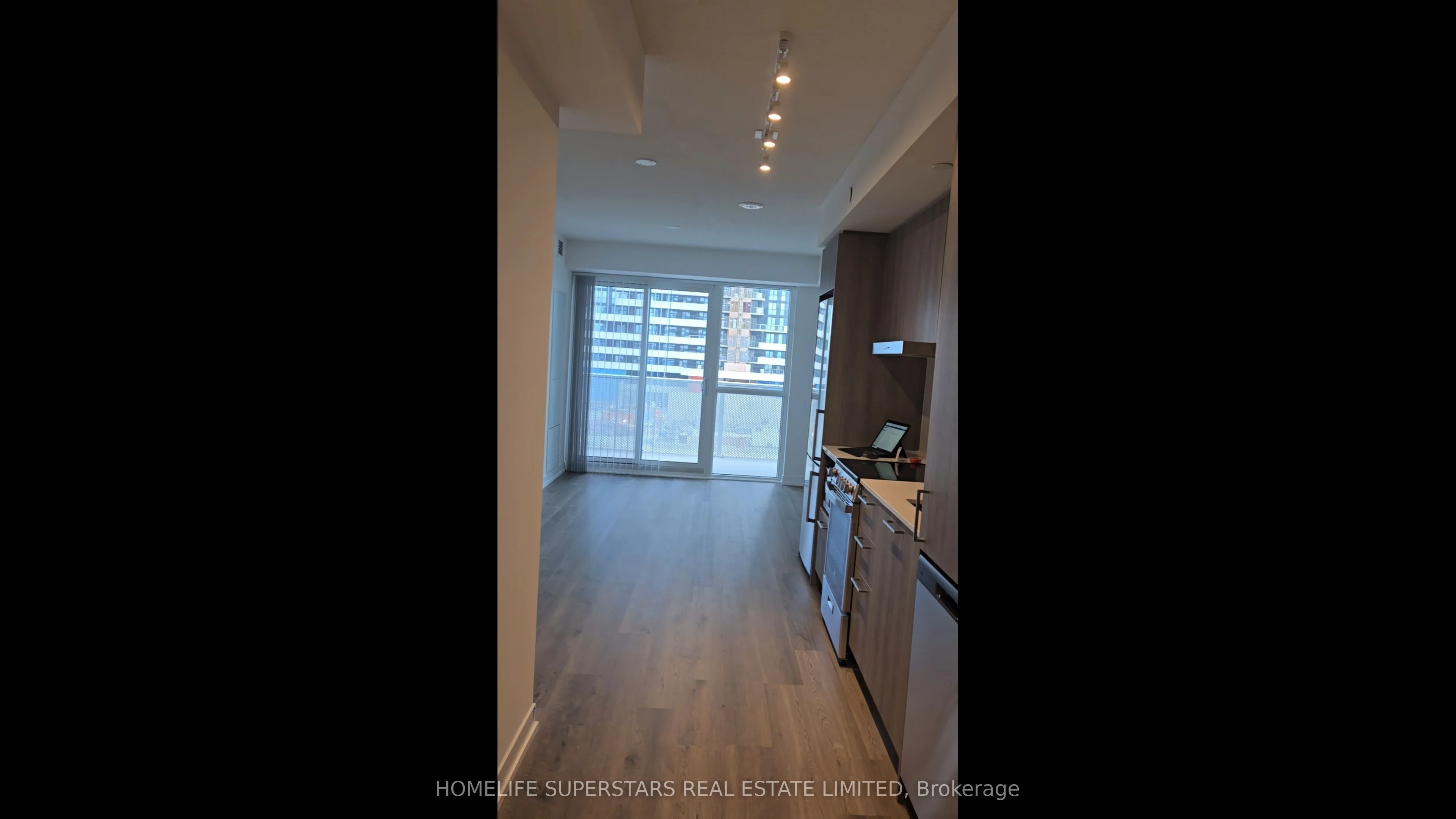 195 Commerce Street 3009, Vaughan, ON L4K 5Z7