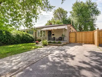 220 Beechy Drive, Richmond Hill, On L4c 2x7