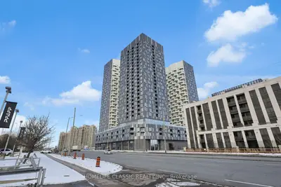 Condo Apartment in Vaughan