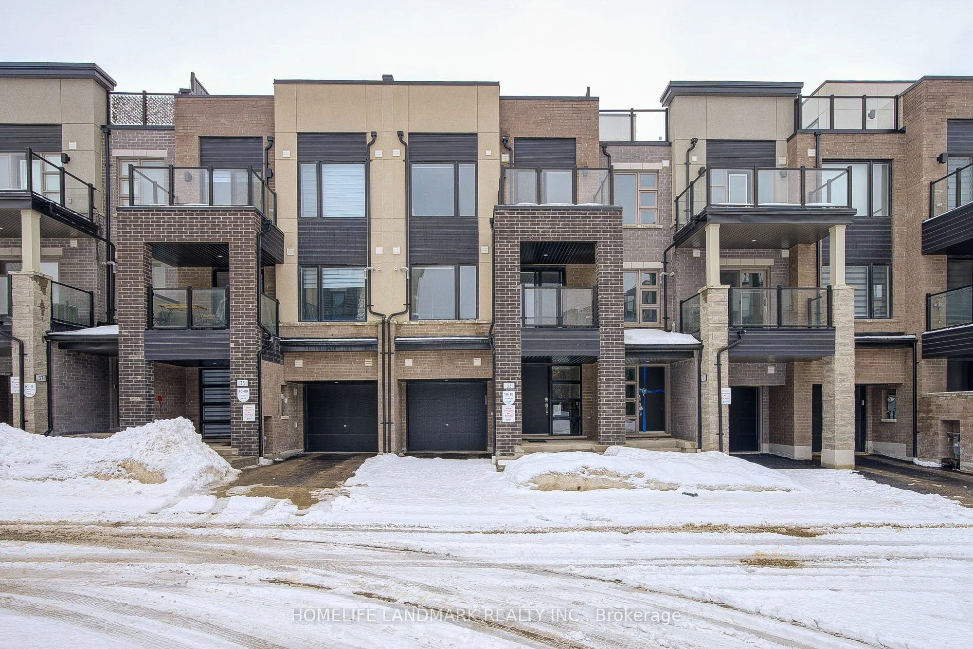 Att/Row/Townhouse in Markham