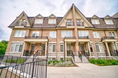 Att/Row/Townhouse in Vaughan