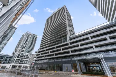 Condo Apartment in Vaughan