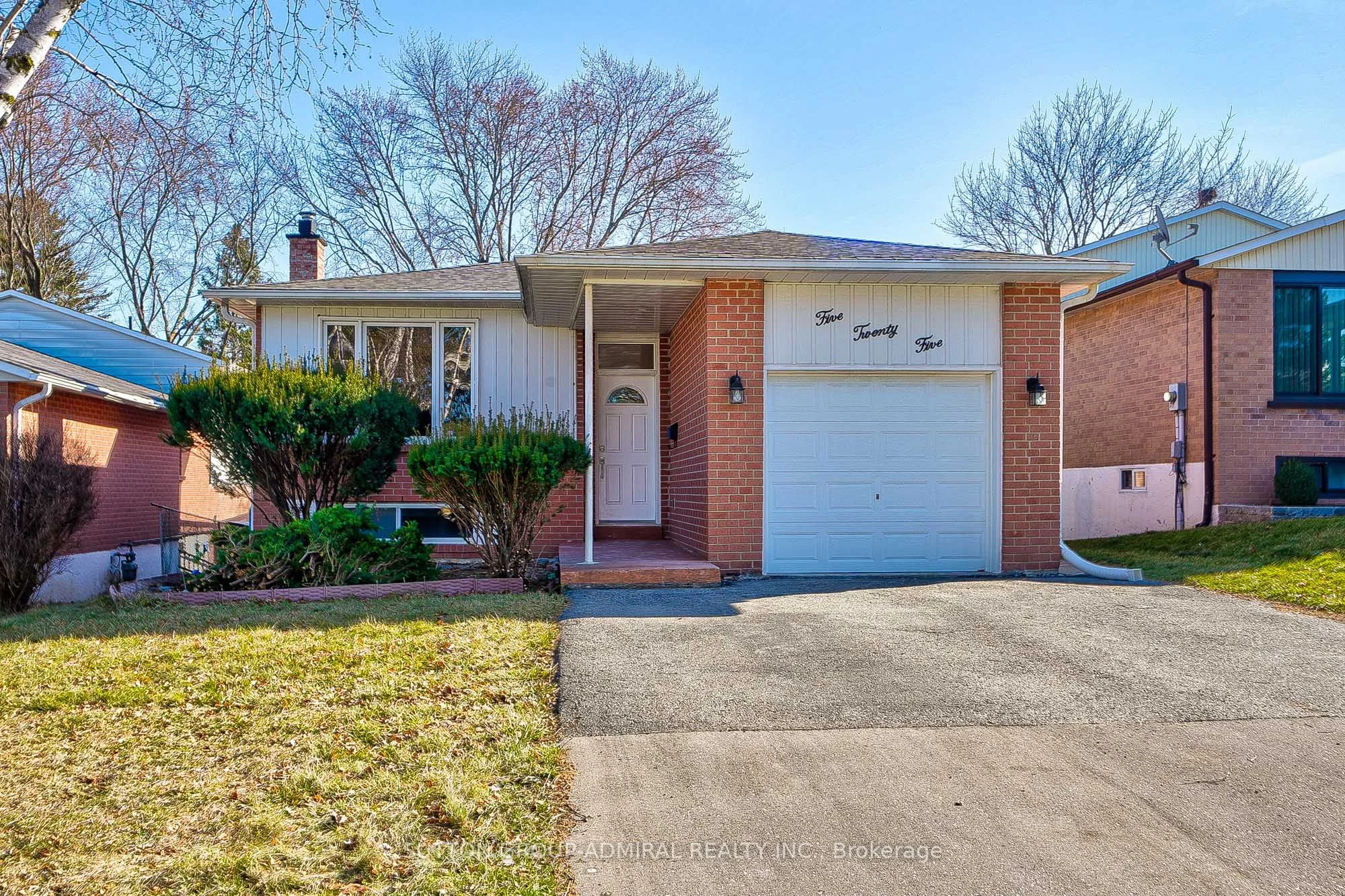 525 Cody Crescent, Newmarket, On L3y 5l9